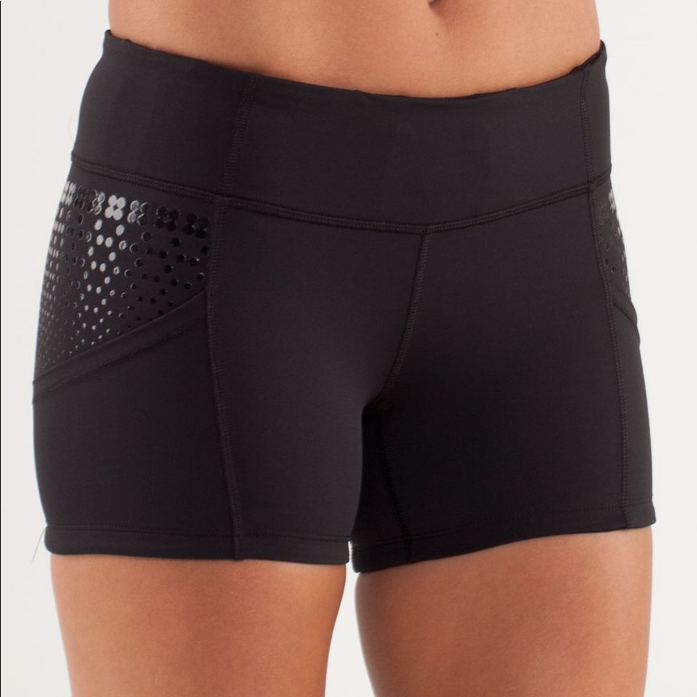 Lululemon Run: Shorty Short in Black